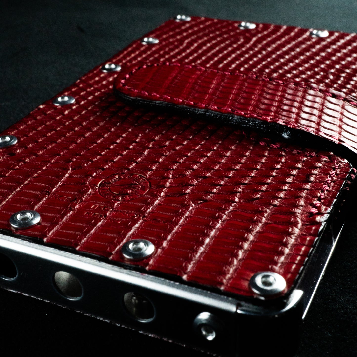 【エアロコンセプト】Emijah(名刺入れ)Lizard Red